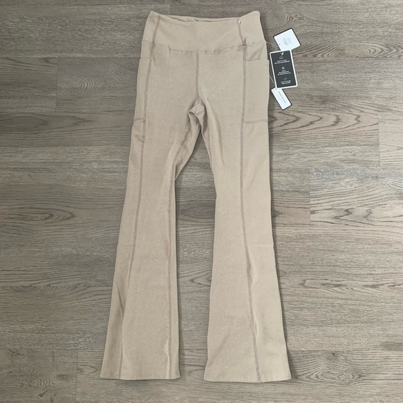 Laundry By Shelli Segal Pants - Laundry by Shelli Segal Fleece Lined Flare Leggings - Size M - Taupe - NWT